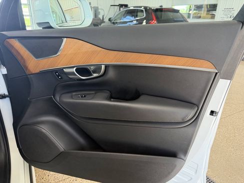 Used 2023 Volvo XC90 T8 Core AWD/4WD image 31