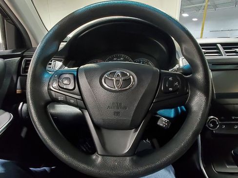 Used 2015 Toyota Camry LE image 24