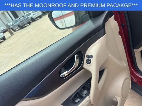 Used 2015 Nissan Rogue SV w/ SV Premium Package image 12