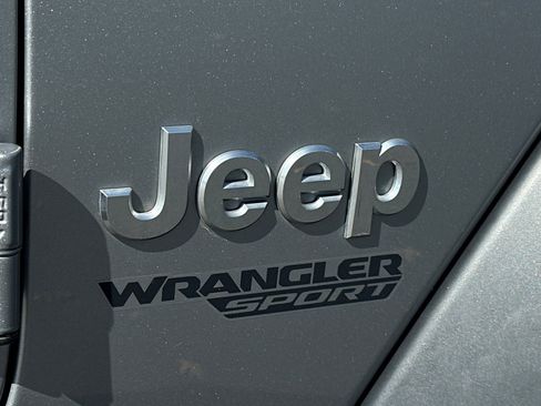 Used 2020 Jeep Wrangler Sport image 31