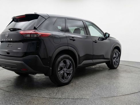 Used 2025 Nissan Rogue SV image 9