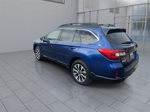 Used 2017 Subaru Outback 2.5i Limited image 6