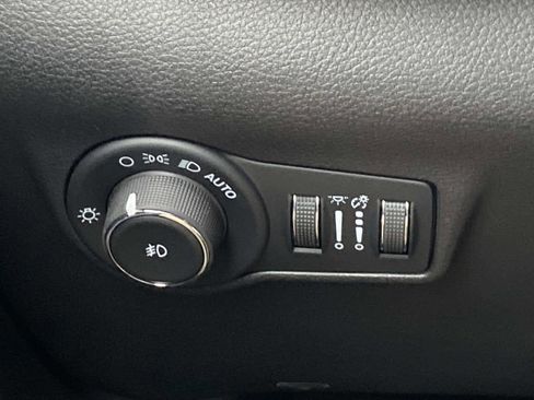 New 2026 Jeep Compass Limited image 15