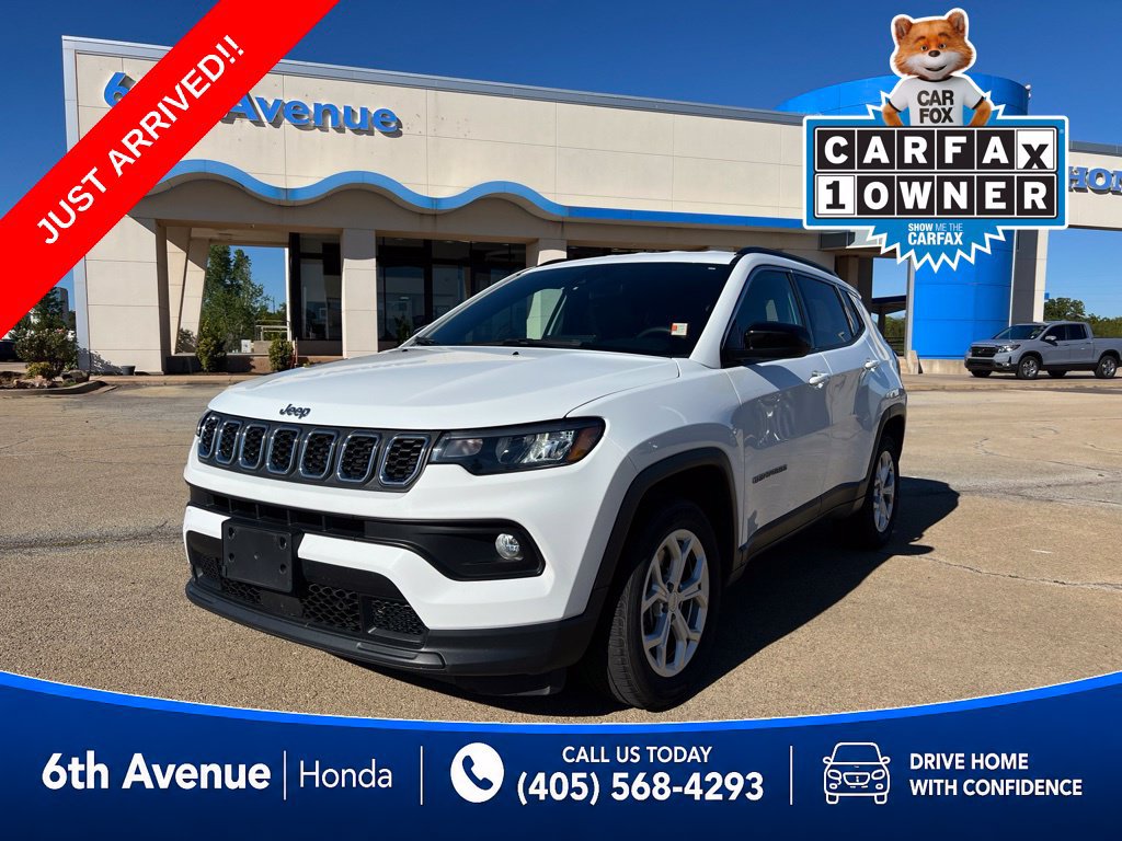 Used 2024 Jeep Compass Latitude AWD/4WD image 1