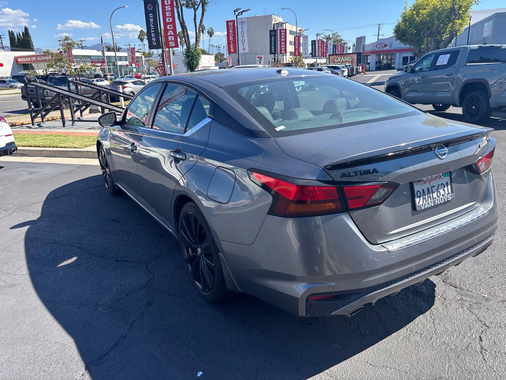 Used 2022 Nissan Altima 2.5 SR w/ Midnight Edition Package FWD image 6