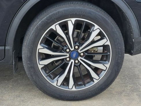 Used 2021 Ford Escape SE w/ SE Sport Appearance Package image 14