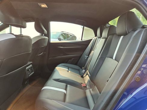 Used 2025 Toyota Camry SE FWD image 16