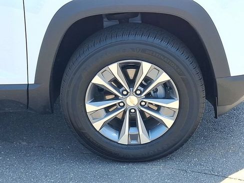 Used 2026 Chevrolet Equinox LT FWD image 29