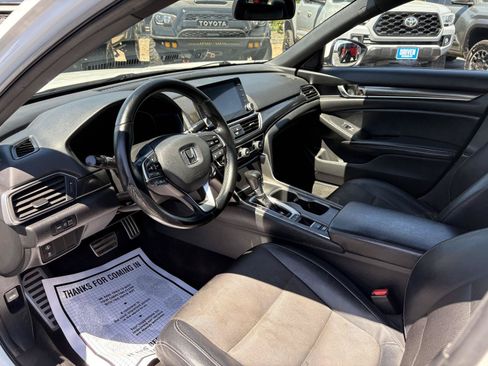 Used 2018 Honda Accord Sport image 8