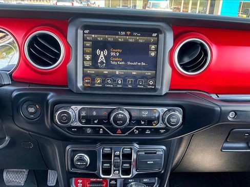 Used 2023 Jeep Wrangler Unlimited Rubicon AWD/4WD image 23