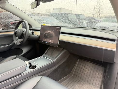 Used 2022 Tesla Model Y Performance image 29