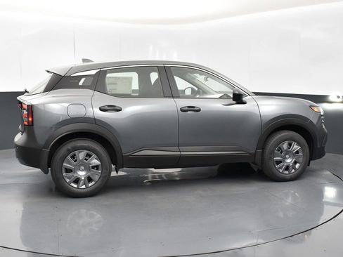 Used 2025 Nissan Kicks S image 8