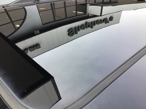 Used 2022 Jeep Grand Cherokee Limited image 6