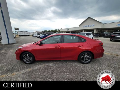 Used 2024 Kia Forte LXS FWD image 2