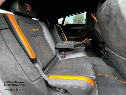 Used 2023 Lamborghini Urus Performante AWD/4WD image 22