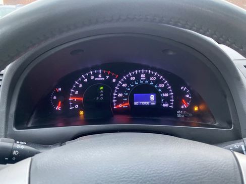 Used 2011 Toyota Camry SE image 12