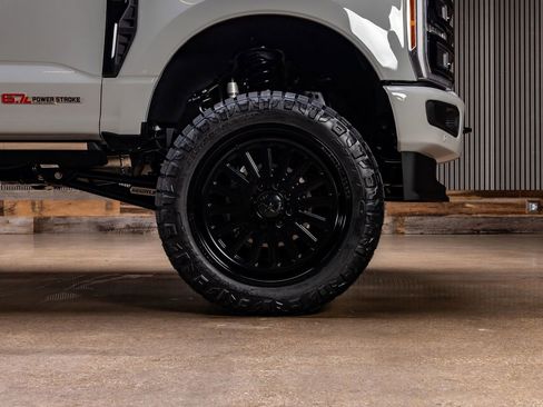 Used 2026 Ford F250 Platinum AWD/4WD image 12