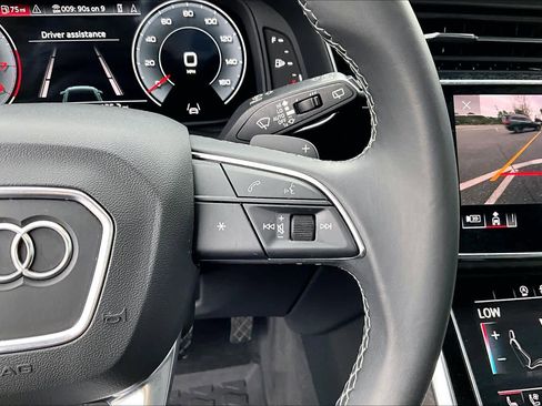 Used 2021 Audi Q8 Premium Plus w/ Premium Plus Package image 24
