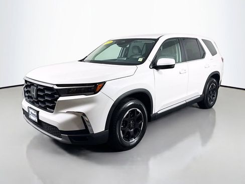Certified 2025 Honda Pilot EX-L image 3