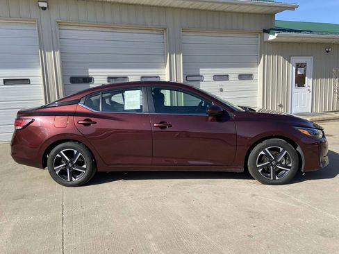 Used 2024 Nissan Sentra SV image 7