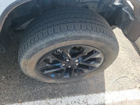 Used 2022 Jeep Wrangler Unlimited Sahara AWD/4WD image 13