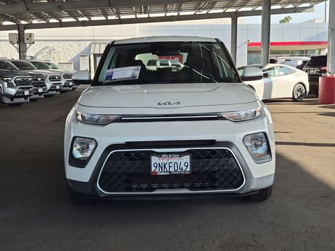 Used 2022 Kia Soul LX w/ Technology Package FWD image 3
