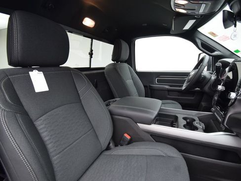 New 2026 RAM 2500 Big Horn AWD/4WD image 18