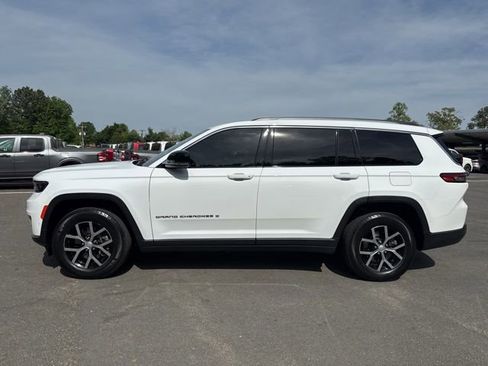 Used 2023 Jeep Grand Cherokee L Limited w/ Luxury Tech Group II AWD/4WD image 2