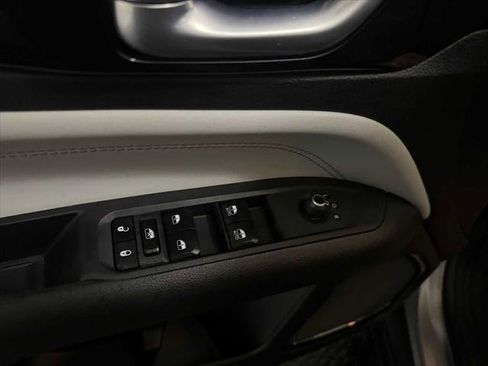 Certified 2023 Jeep Compass Limited image 21