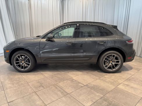Used 2025 Porsche Macan image 2