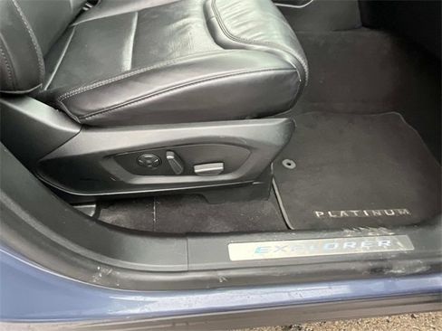 Used 2021 Ford Explorer Platinum w/ Equipment Group 601A image 27