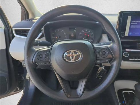 Used 2025 Toyota Corolla LE FWD image 16