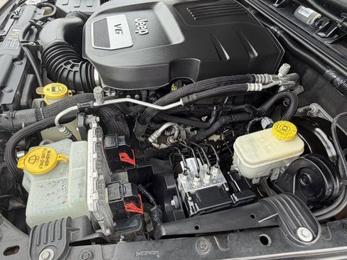 Used 2017 Jeep Wrangler Unlimited Sport w/ Quick Order Package 24S image 39