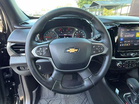 Used 2023 Chevrolet Traverse LT FWD image 26