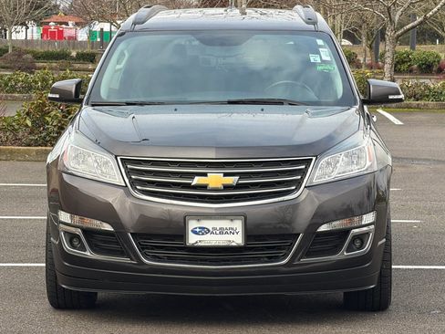 Used 2017 Chevrolet Traverse LT w/ Traveler's Package image 9
