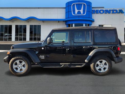 Used 2021 Jeep Wrangler Unlimited Sport AWD/4WD image 3