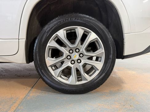Used 2021 Chevrolet Traverse Premier AWD/4WD image 10