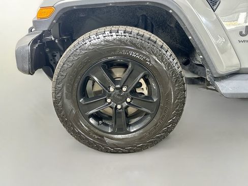 Used 2021 Jeep Wrangler Unlimited Sahara AWD/4WD image 8