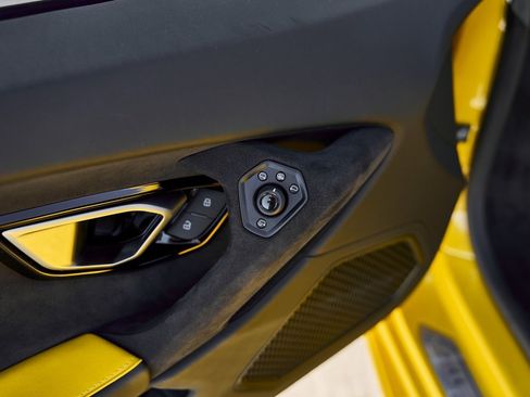 Used 2023 Lamborghini Huracan Tecnica image 38