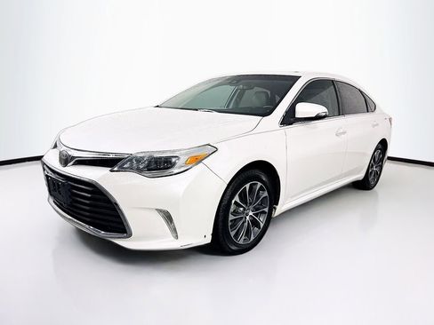 Used 2018 Toyota Avalon XLE Premium FWD image 3