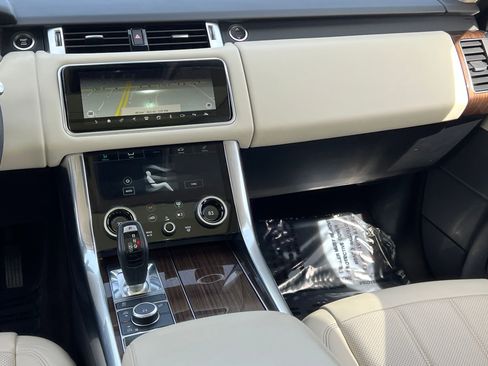 Used 2019 Land Rover Range Rover Sport HSE image 25