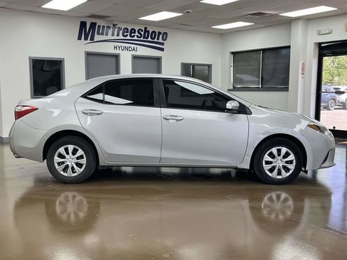 Used 2015 Toyota Corolla L image 4