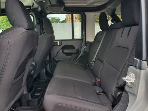 Used 2023 Jeep Wrangler Unlimited w/ Cold Weather Group AWD/4WD image 14