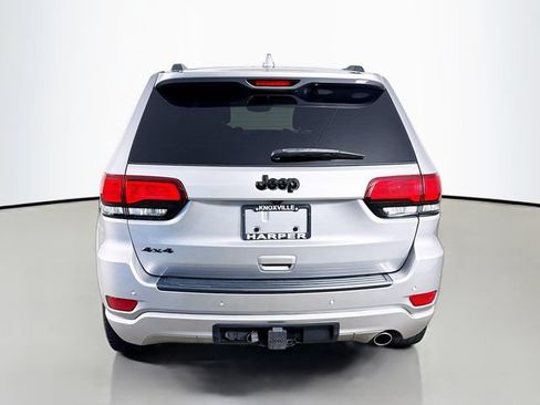 Used 2020 Jeep Grand Cherokee Altitude AWD/4WD image 8