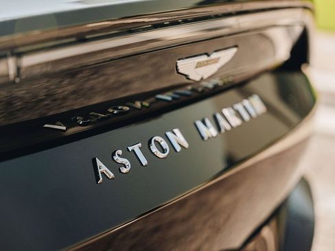 Used 2023 Aston Martin V8 Vantage Coupe image 12