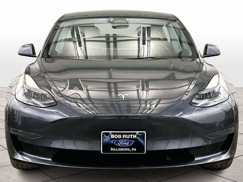Used 2023 Tesla Model 3 Standard Range image 3