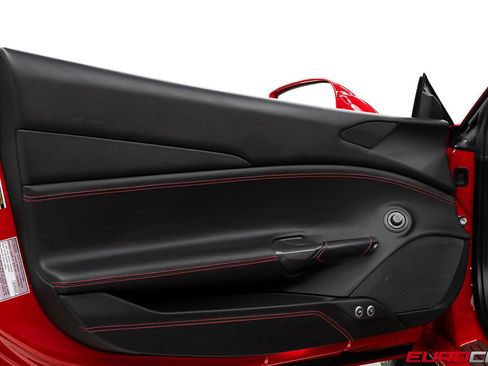 Used 2017 Ferrari 488 Spider image 27