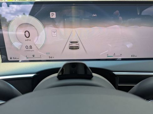 Used 2026 Genesis GV70 2.5T Advanced image 18