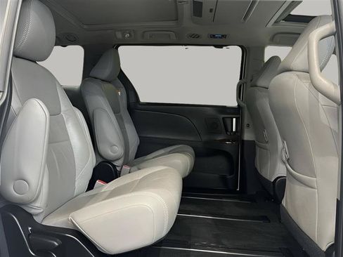 Used 2017 Toyota Sienna Limited Premium AWD/4WD image 20