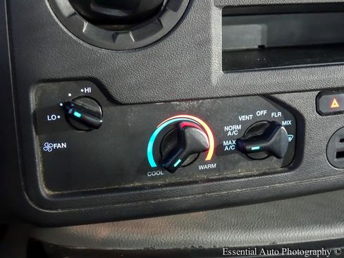 Used 2022 Ford E-350 and Econoline 350 Super Duty image 17